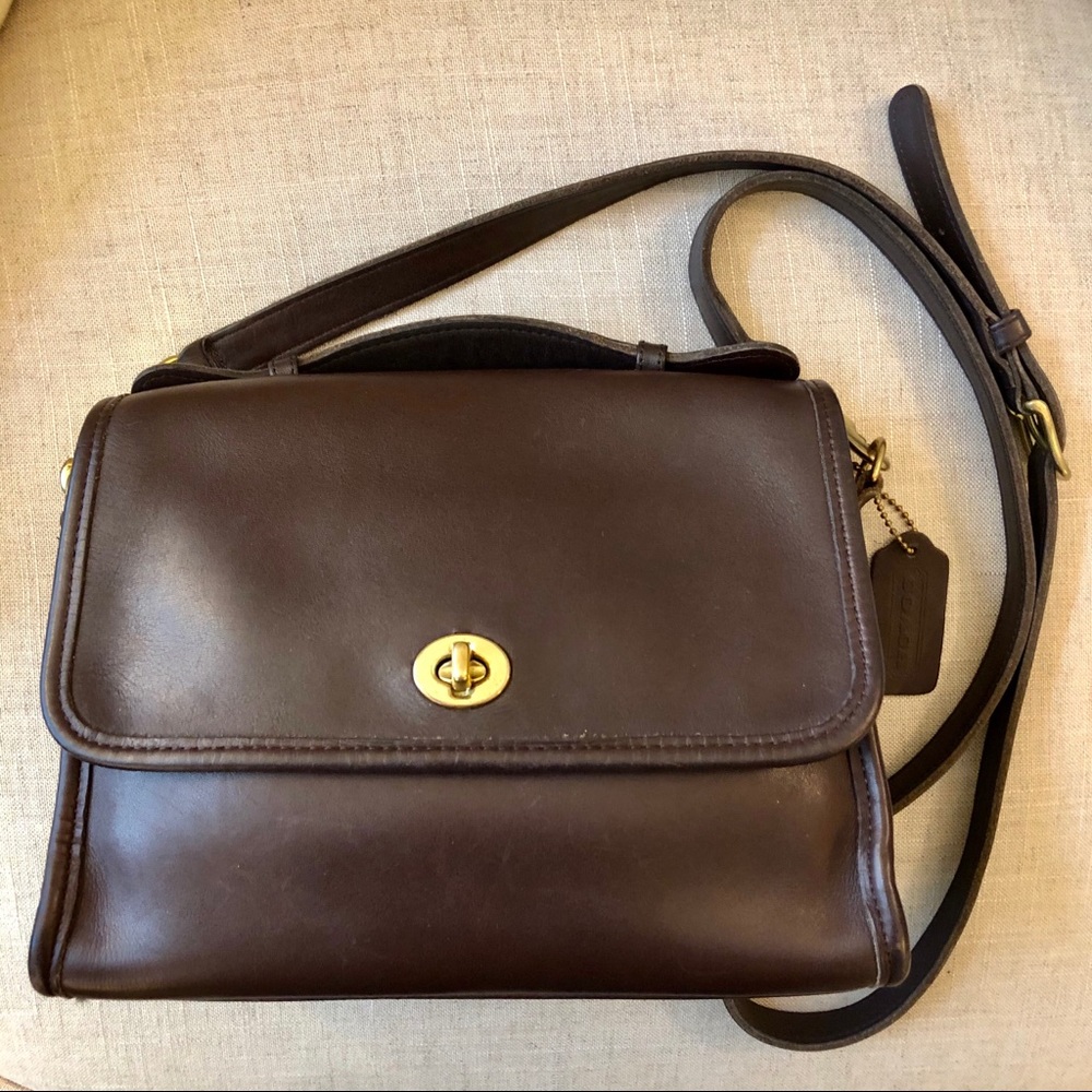 Vintage Coach Leather crossbody Court Bag